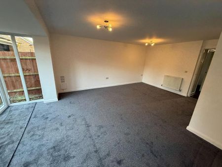 4 bedroom semi-detached house to rent - Photo 5