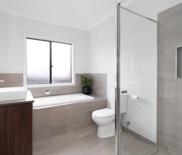 COMFORTABLE FAMILY HOME CLOSE TO FEDERATION UNIVERSITY - Photo 2