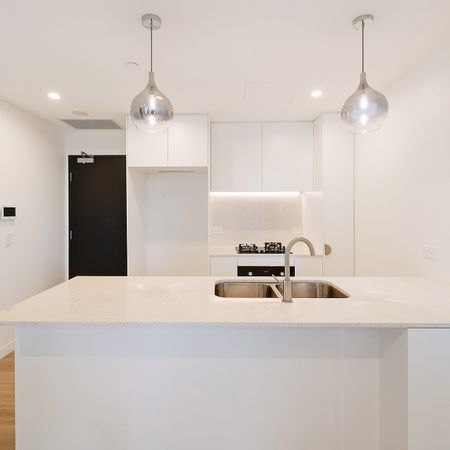 2 bedroom apartment - 25% below market rent - Photo 3