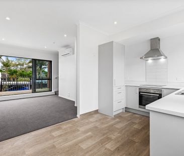 500A Te Atatu Road, Te Atatu Peninsula - Photo 2