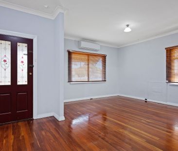 Cosy Carey Park Home - Photo 2