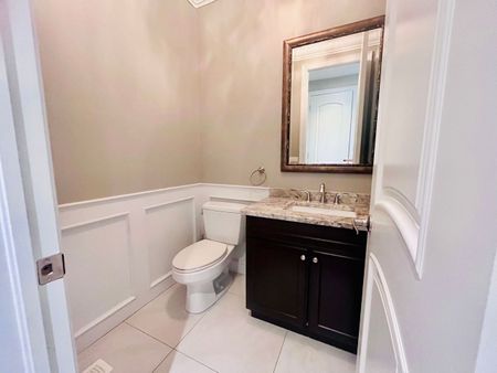 For Lease - 2366 Chateau Common, Oakville, Ontario - Photo 5