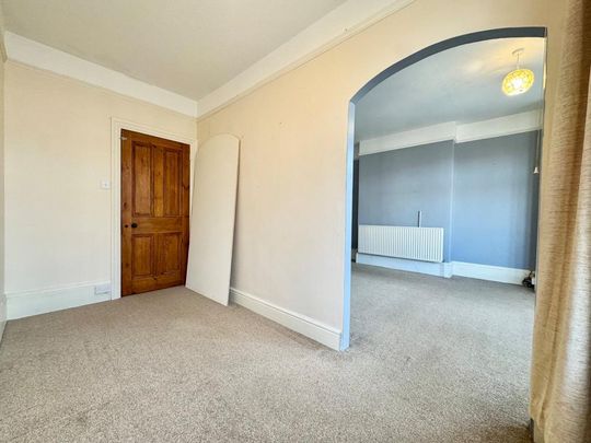 4 bedroom semi-detached house to rent - Photo 1