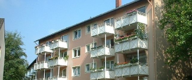 ** Modernisierte 2-Zi-Wohnung mit Balkon in Essen-Holsterhausen sucht neuen Mieter ** - Photo 1