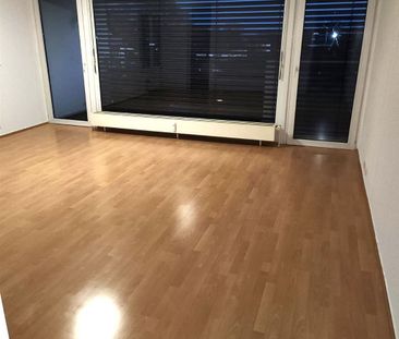 Schöne 2 Zimmer Whg. mit Weitblick in Queis, Balkon unt TG-Stellplatz! - Photo 2