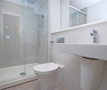 2 bedroom penthouse to rent - Photo 4