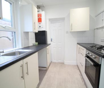 3 bedroom maisonette to rent - Photo 4
