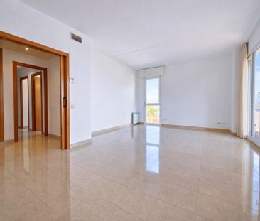 Ático con terraza de 80 m² y vistas al mar a 300 m de la playa de M... - Photo 2