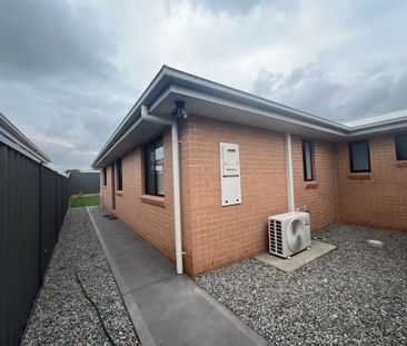 MODERN & LOW MAINTENANCE LIVING - Photo 3