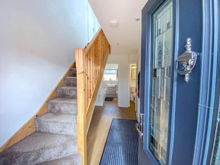 1 bedroom in a house share to rent - Photo 2