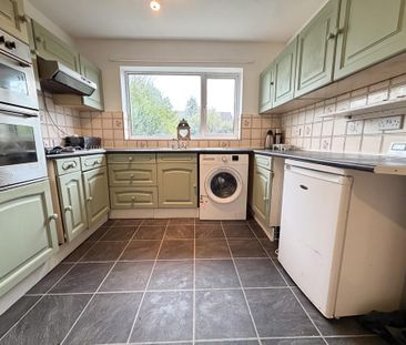 3 bedroom semi-detached house to rent - Photo 6