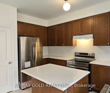 For Lease - 500 Black Cherry Crescent, Shelburne, Ontario - Photo 3