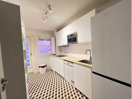 Rua de Nossa Senhora de Fátima, Porto, Braga 4050-426 - Photo 5