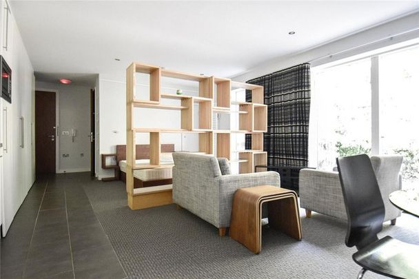 Studio to rent - Photo 1