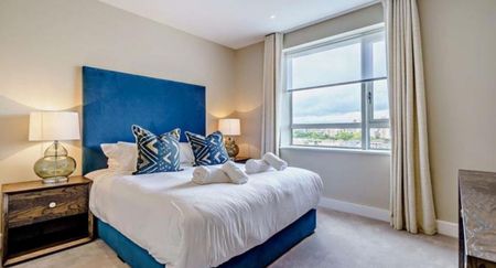 Westferry Circus, Canary Wharf, London, E14 - Photo 4