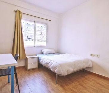 Carrer d'Albalat dels Tarongers, Valencia, Valencian Community 46021 - Photo 4