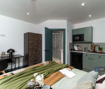 1 bedroom in a house share to rent - Photo 6