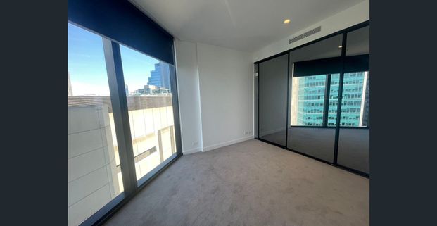 One Bed Plus Study @ Sapphire - Photo 1