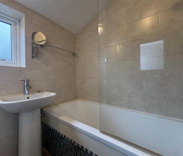 2 bedroom terraced house to rent - Photo 2