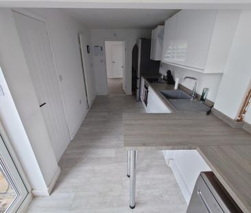 3 bedroom terraced house to rent - Photo 5