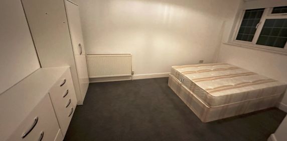 Room in a Shared House, Muswell Hill Broadway, N10 - Photo 2