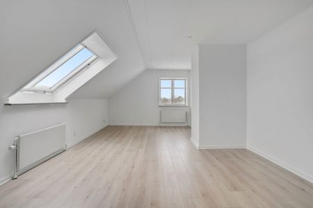 5-værelses Lejlighed på 203 m² i Give - Photo 3