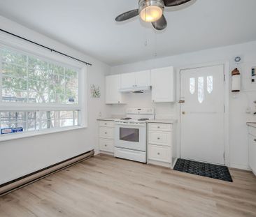 For Lease - 3209 Bronte Road, Oakville, Ontario - Photo 6