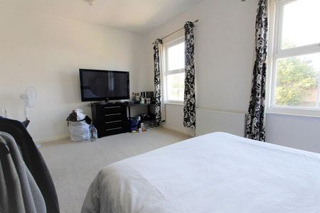 6 Bed Terraced House, Sidmouth Street, RG1 - Photo 4