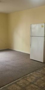 2 bedroom basement with full Washroom for rent - Photo 3