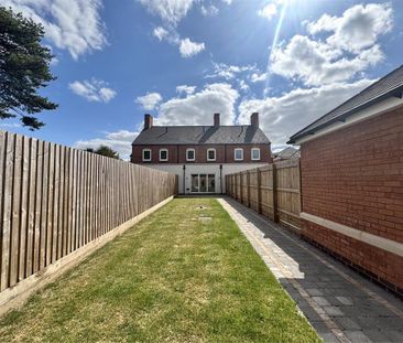 2 bedroom mews to rent - Photo 1