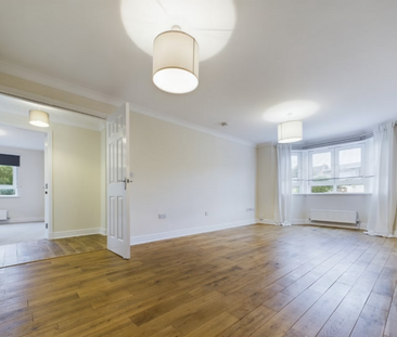 3 bedroom flat to rent - Photo 2