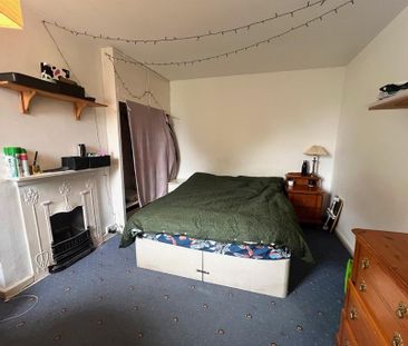 4 bedroom terraced house to rent - Photo 2