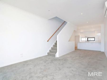 “Luxury Townhouse Home” - Photo 3