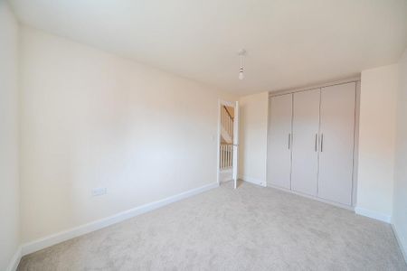 4 bedroom terraced house to rent - Photo 2