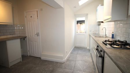 Park Road Worthing West Sussex - Photo 4