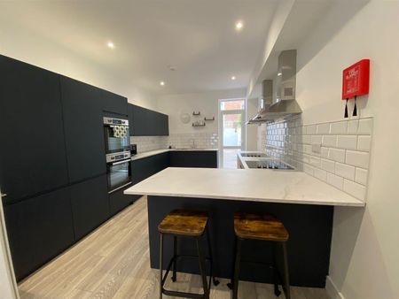 Room For Rent 73 Margate Road, Southsea - Photo 3