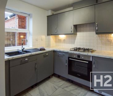 2 bedroom ground floor flat to rent - Photo 1