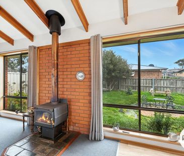 Spacious Split-Level Home in a Quiet Location - Photo 1