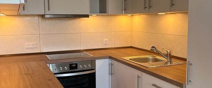 Erstbezug nach Sanierung - Herrliche 3-Raum-Wohnung mit Balkon und EBK in Cottbus - Foto 1