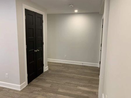 575 MacLaren St. — Bachelor - Photo 3