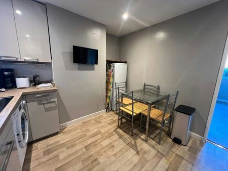 Flat to rent on - Photo 5