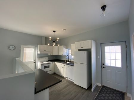 290 Crown Drive – NEWLY RENOVATED 2 BR + DEN HALIFAX TOWNHOUSE AVAILABLE NOW! - Photo 3