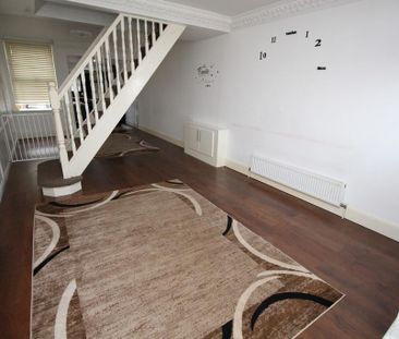 2 bedroom terraced house to rent - Photo 4