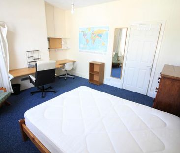 4 bedroom terraced house to rent - Photo 6