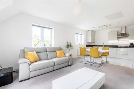 2 bedroom flat to rent - Photo 2