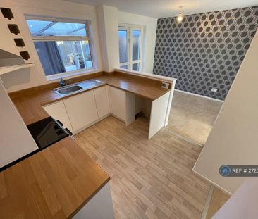 3 bedroom semi-detached house to rent - Photo 4