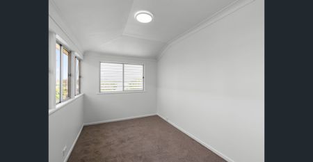 Charming Family Home with Fresh Updates in a Quiet Virginia Street — Prime Location! - Photo 3