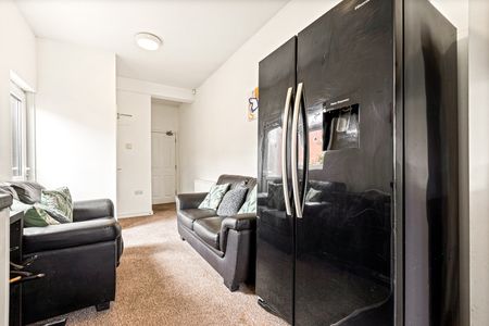 Room in a Shared House, Welland Road, CV1 - Photo 4