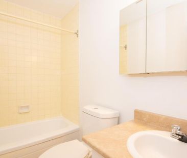 Elroy Apartments - Photo 5