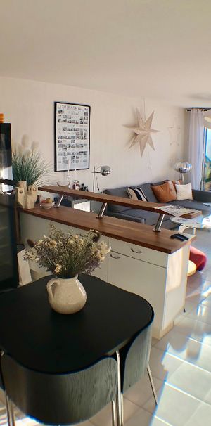 AIX LA DURANNE GRAND T2 AVEC PARKING, - Photo 1